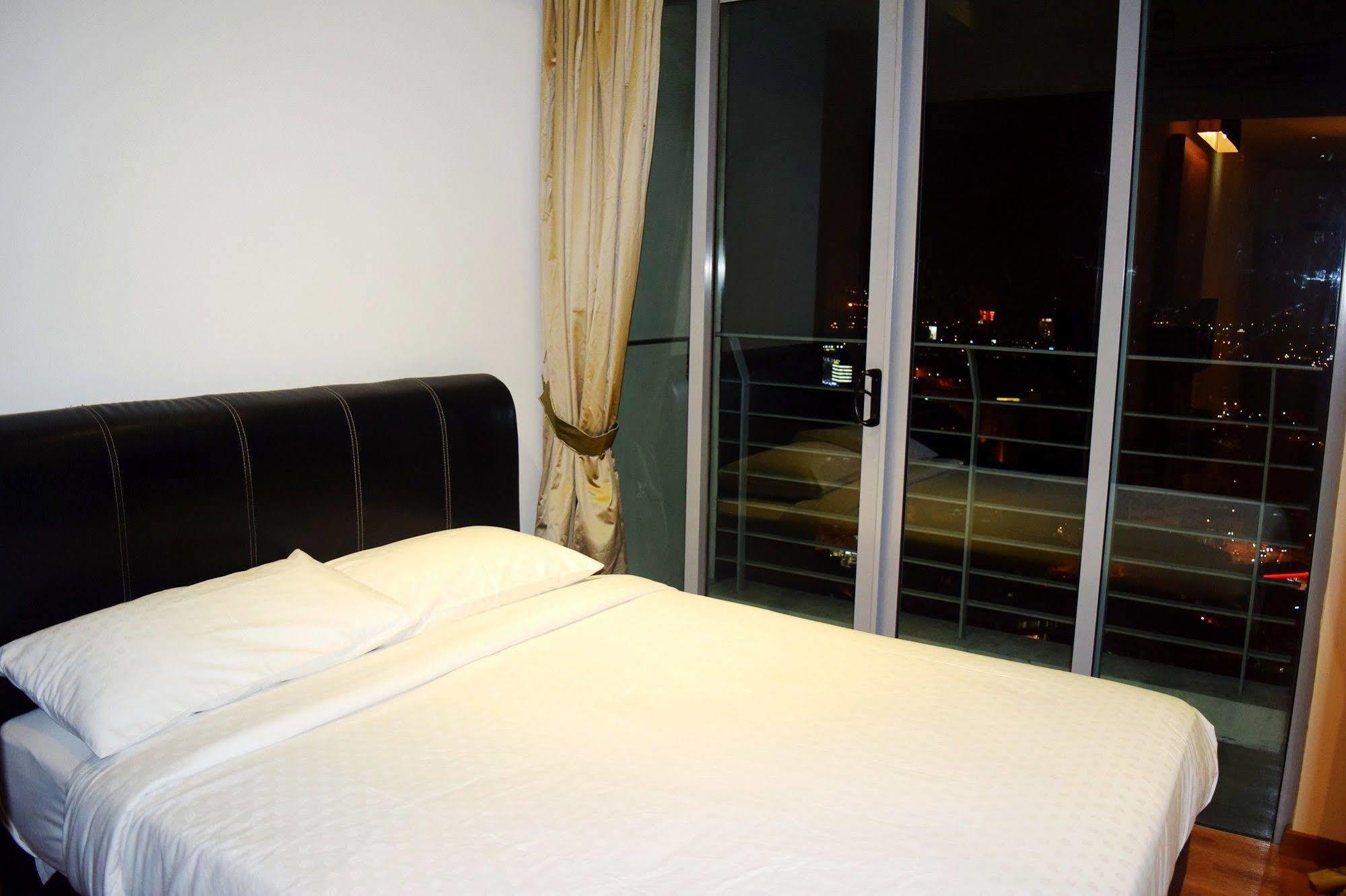 Aparthotel Taragon Residences 3*